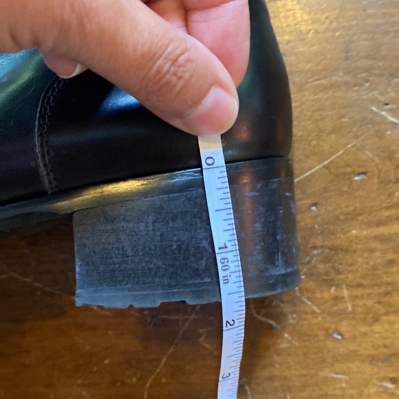 Beautiful Black Italian leather Vera Gomma boots EU 40 US 10.5 laces and zipper - Picture 9 of 11